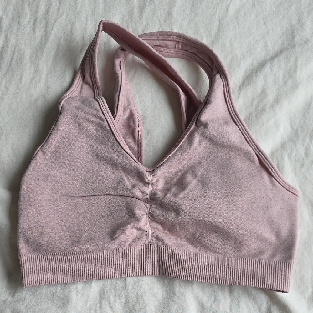 Alphalete Light Pink Amplify Sports Bra